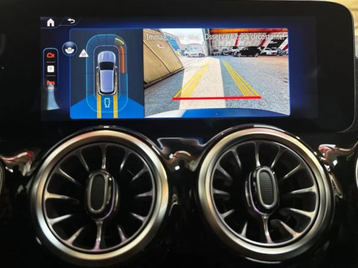 Mercedes-Benz EQA nuova a Bologna (12)