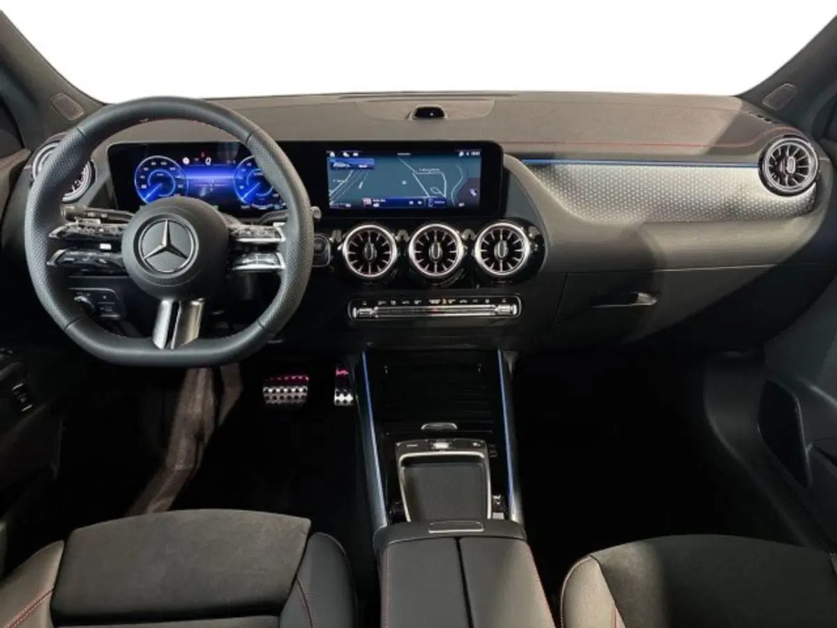 Mercedes-Benz EQA nuova a Bologna (13)