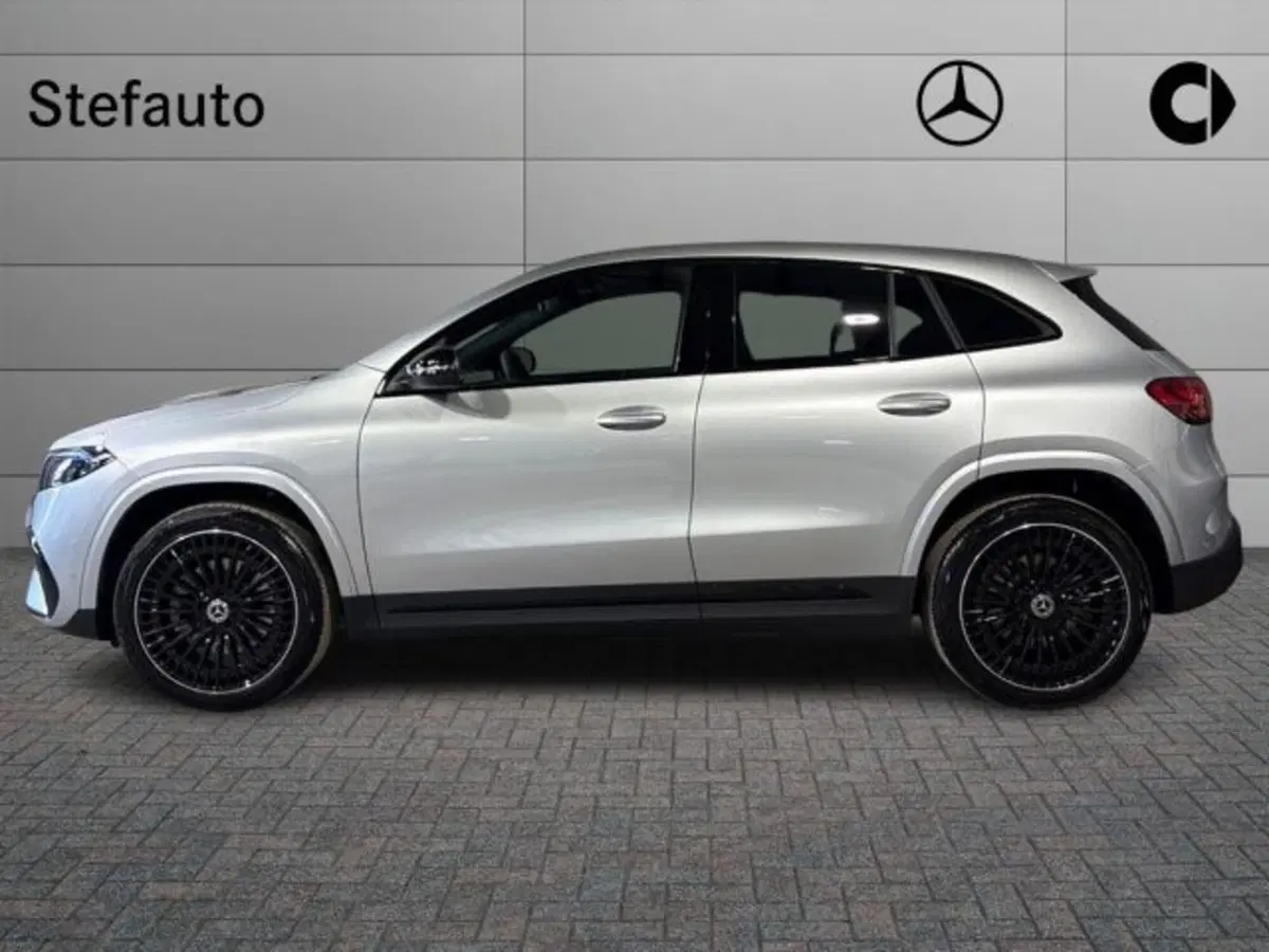 Mercedes-Benz EQA nuova a Bologna (3)
