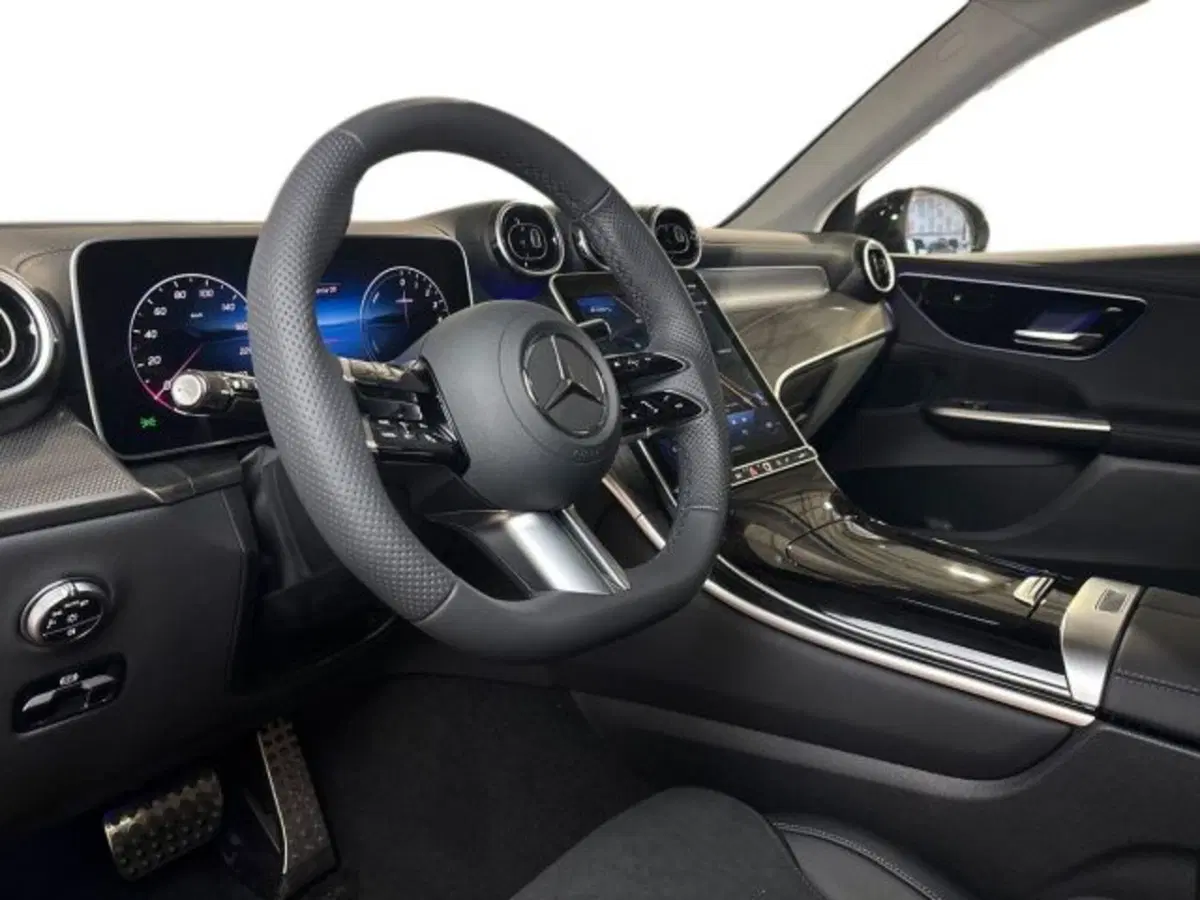 Mercedes-Benz GLC nuova a Bologna (11)