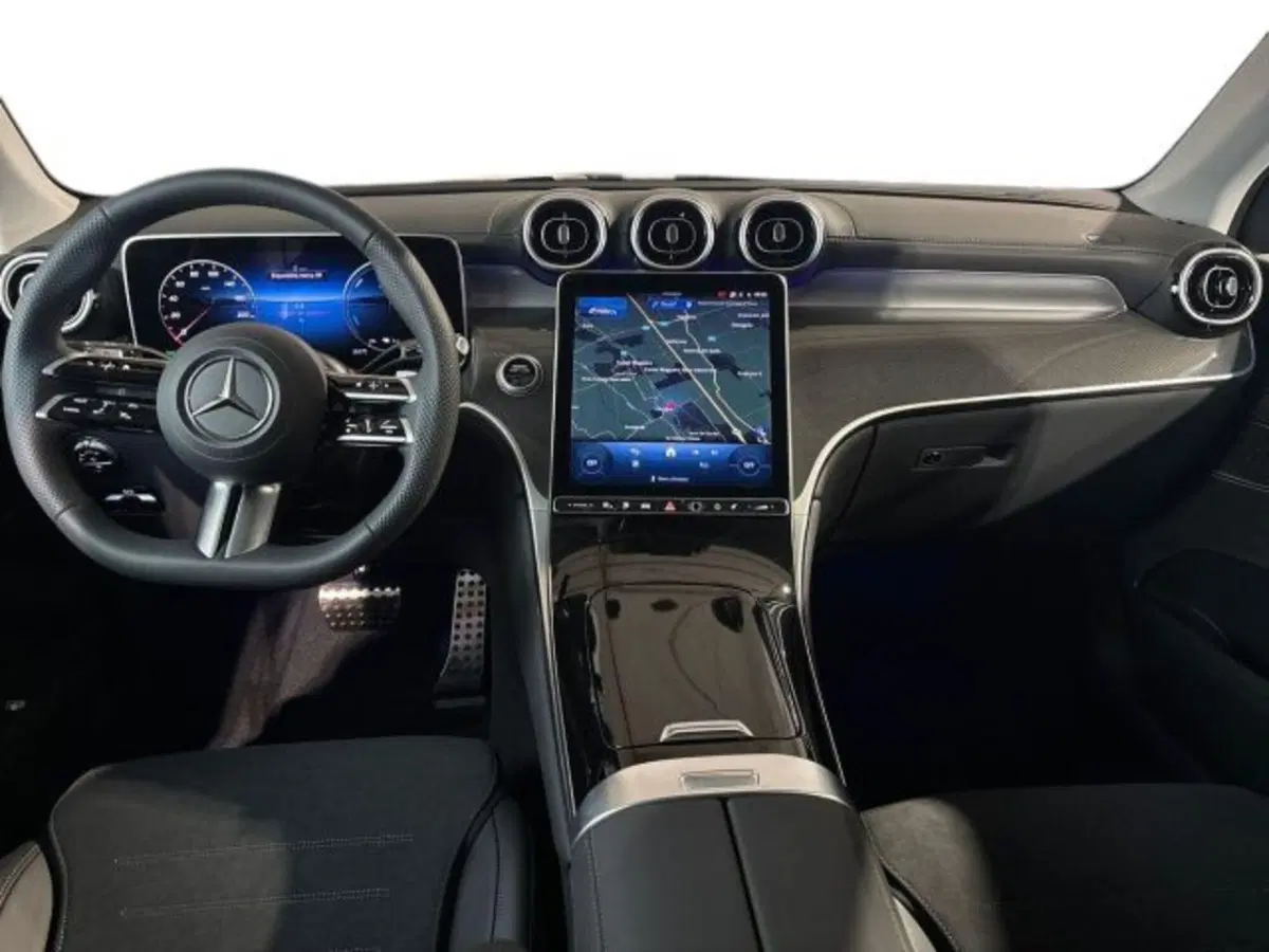 Mercedes-Benz GLC nuova a Bologna (13)