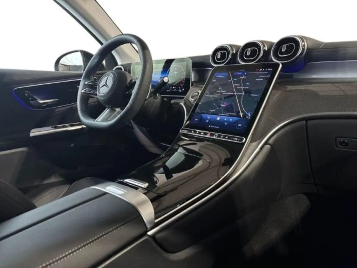 Mercedes-Benz GLC nuova a Bologna (15)