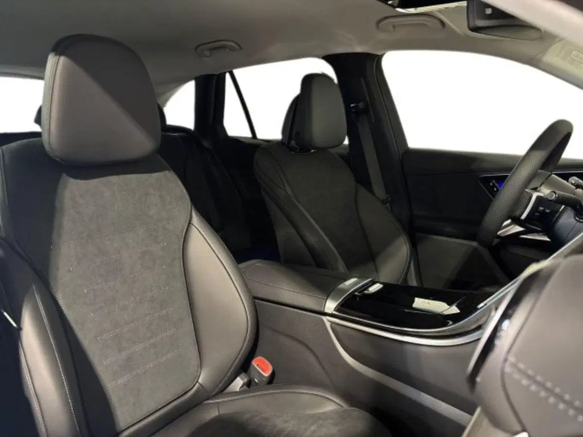 Mercedes-Benz GLC nuova a Bologna (16)