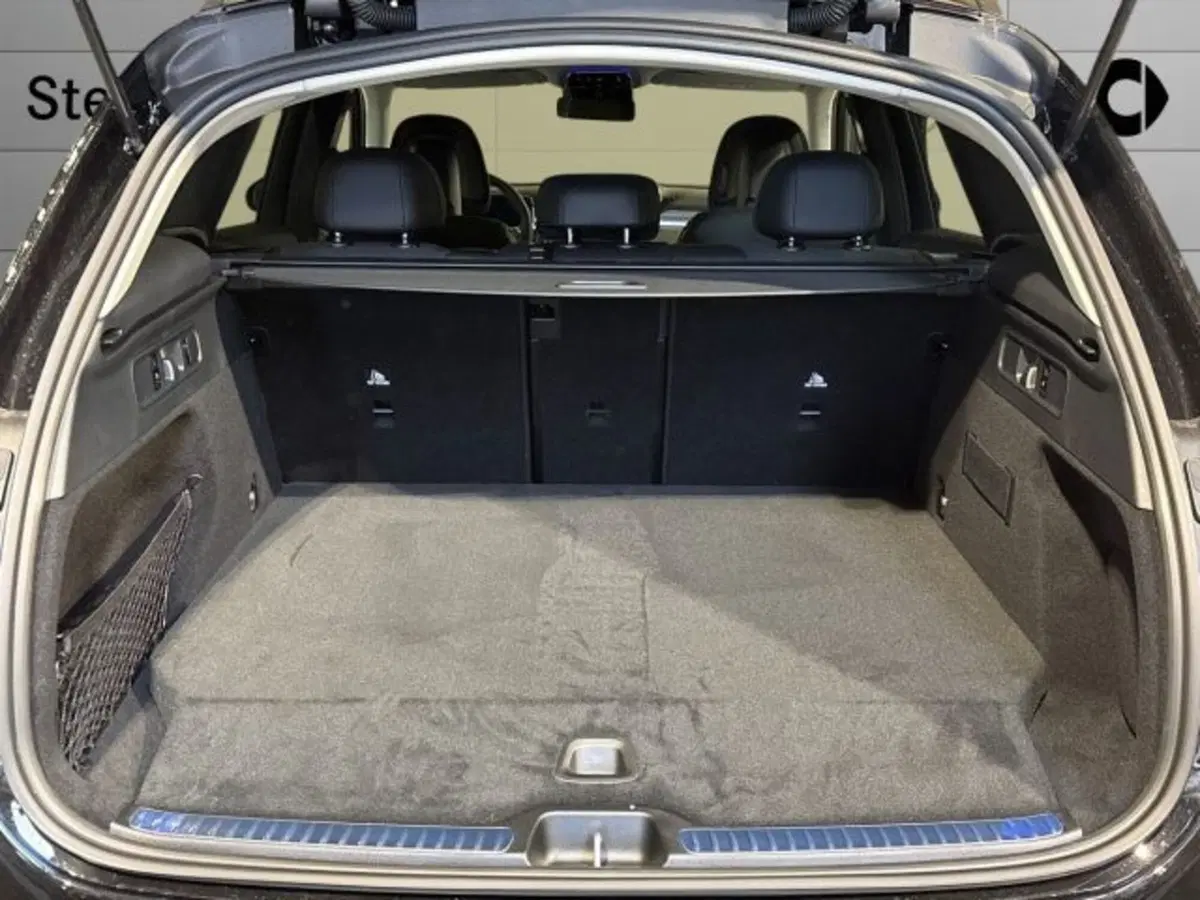 Mercedes-Benz GLC nuova a Bologna (7)
