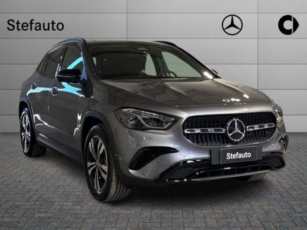 Mercedes-Benz GLA SUV nuova a Bologna