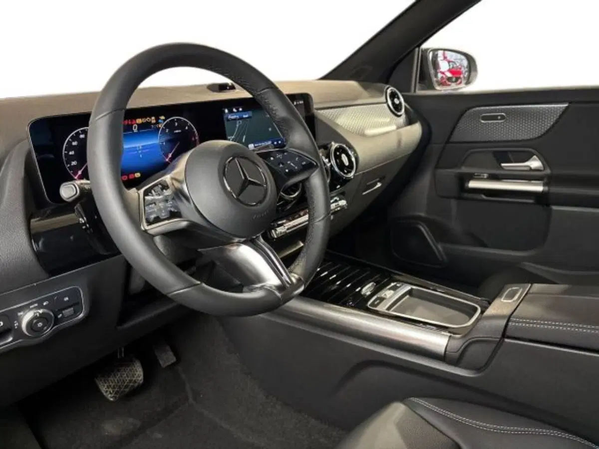 Mercedes-Benz GLA SUV nuova a Bologna (11)