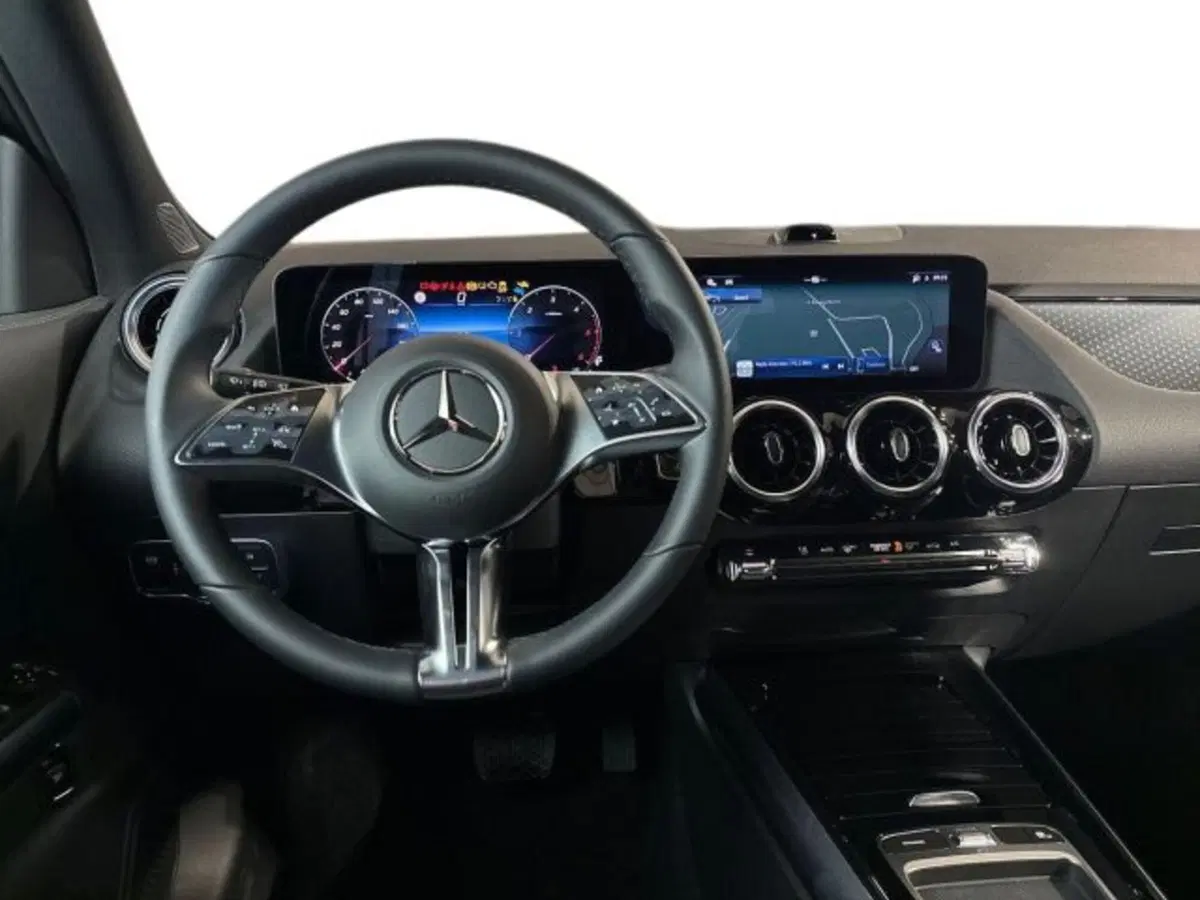 Mercedes-Benz GLA SUV nuova a Bologna (14)