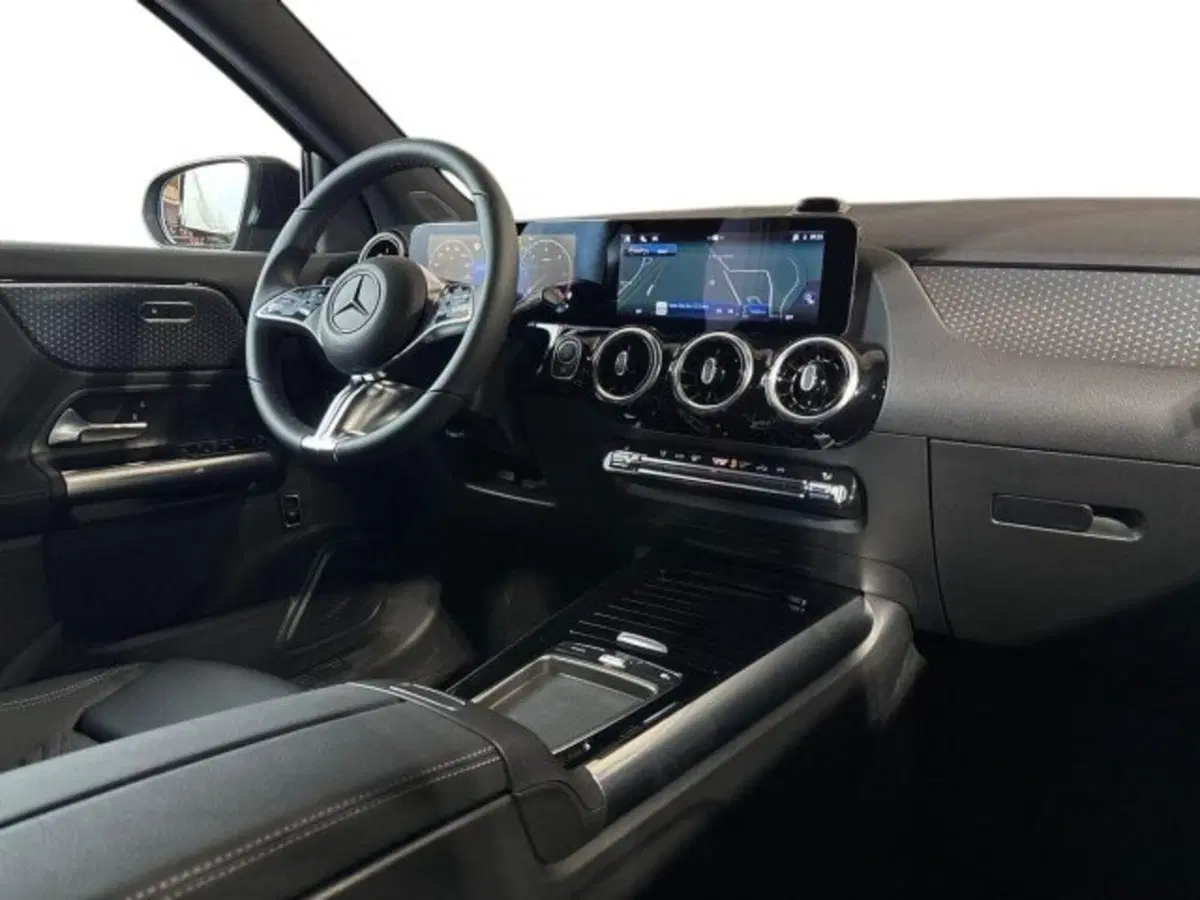 Mercedes-Benz GLA SUV nuova a Bologna (15)