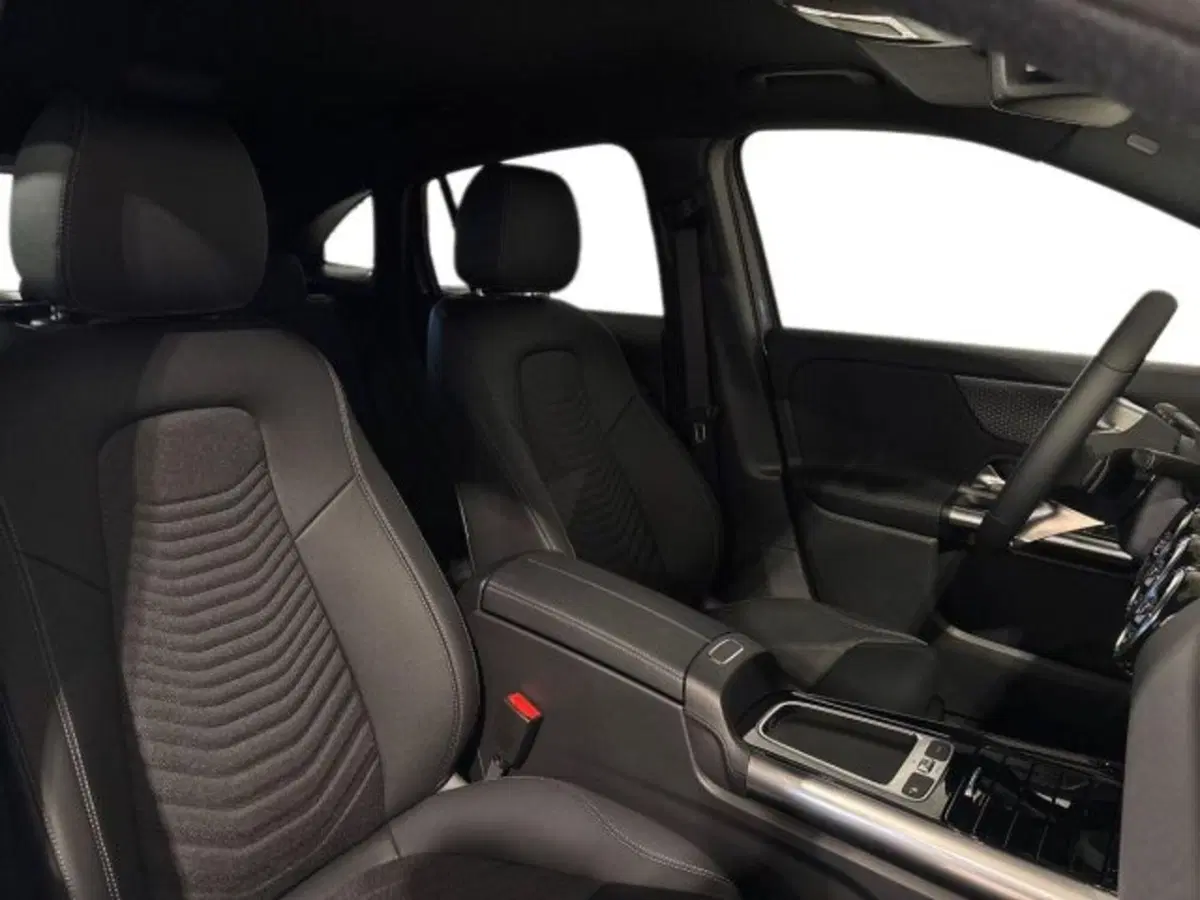 Mercedes-Benz GLA SUV nuova a Bologna (16)