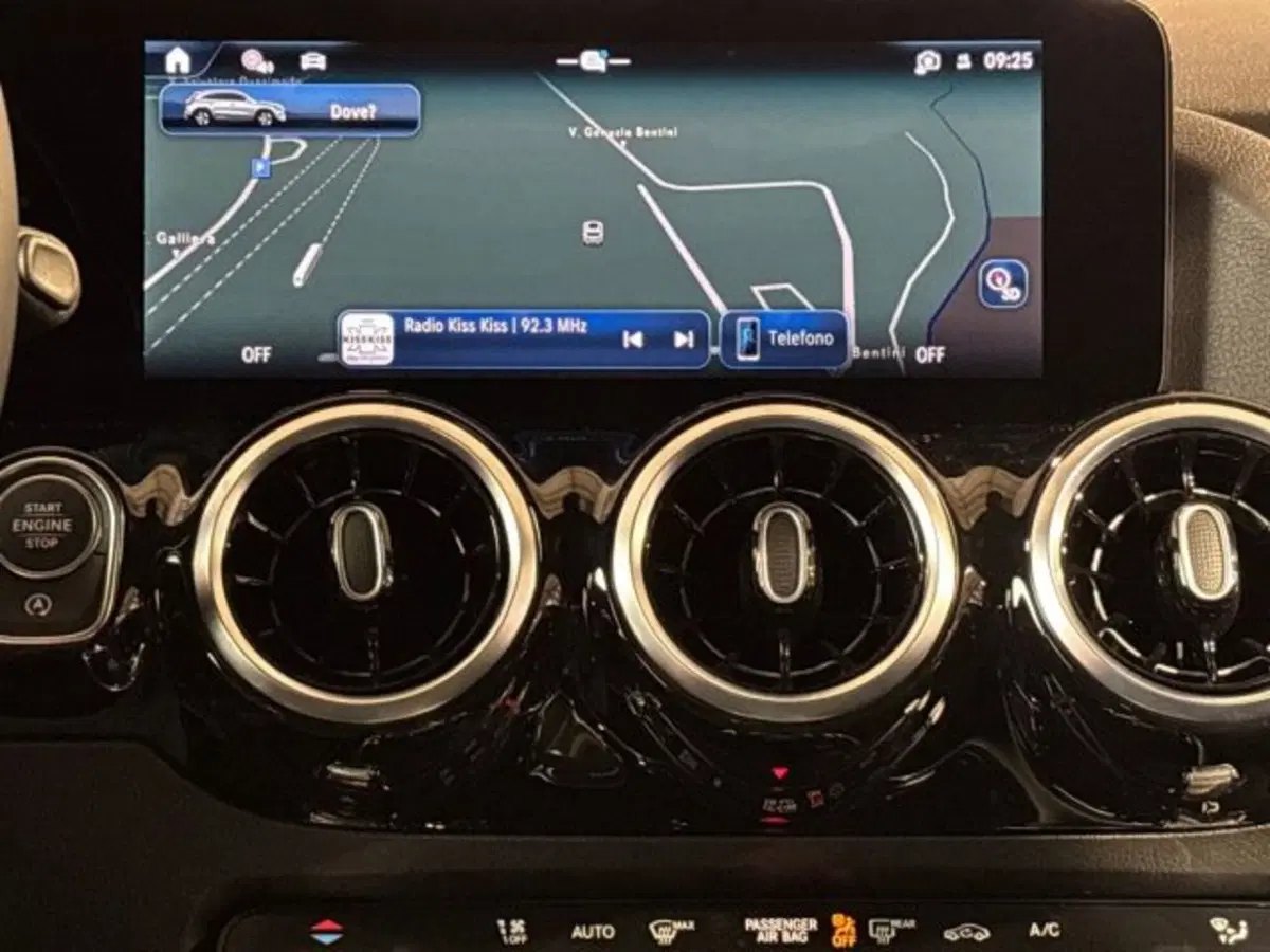 Mercedes-Benz GLA SUV nuova a Bologna (17)