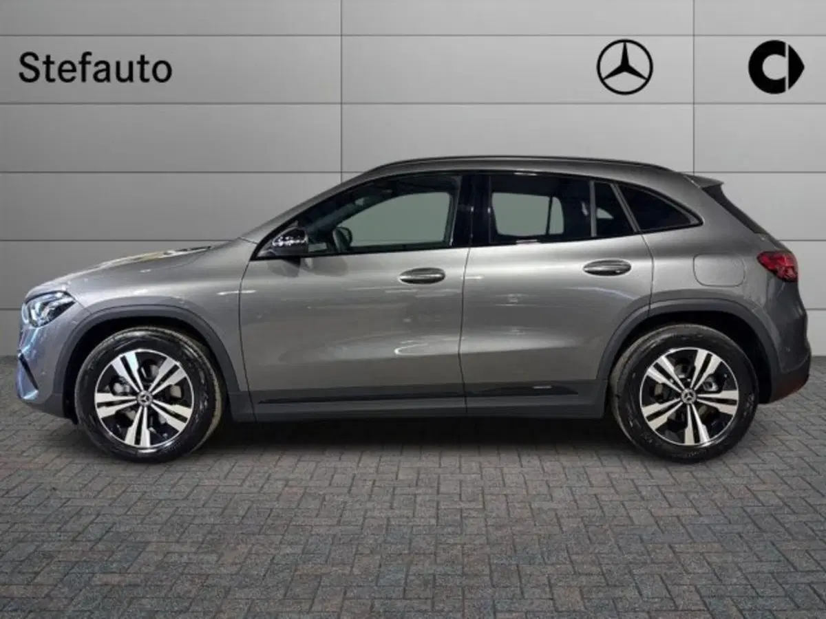 Mercedes-Benz GLA SUV nuova a Bologna (3)