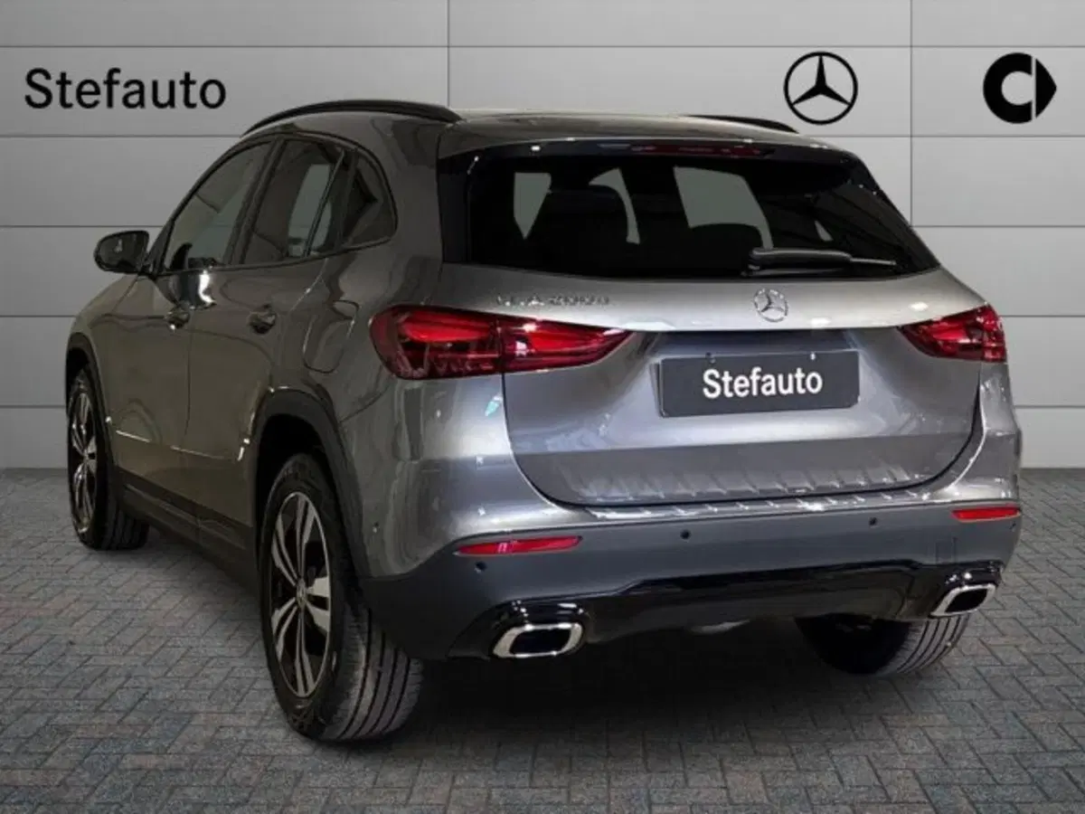 Mercedes-Benz GLA SUV nuova a Bologna (5)