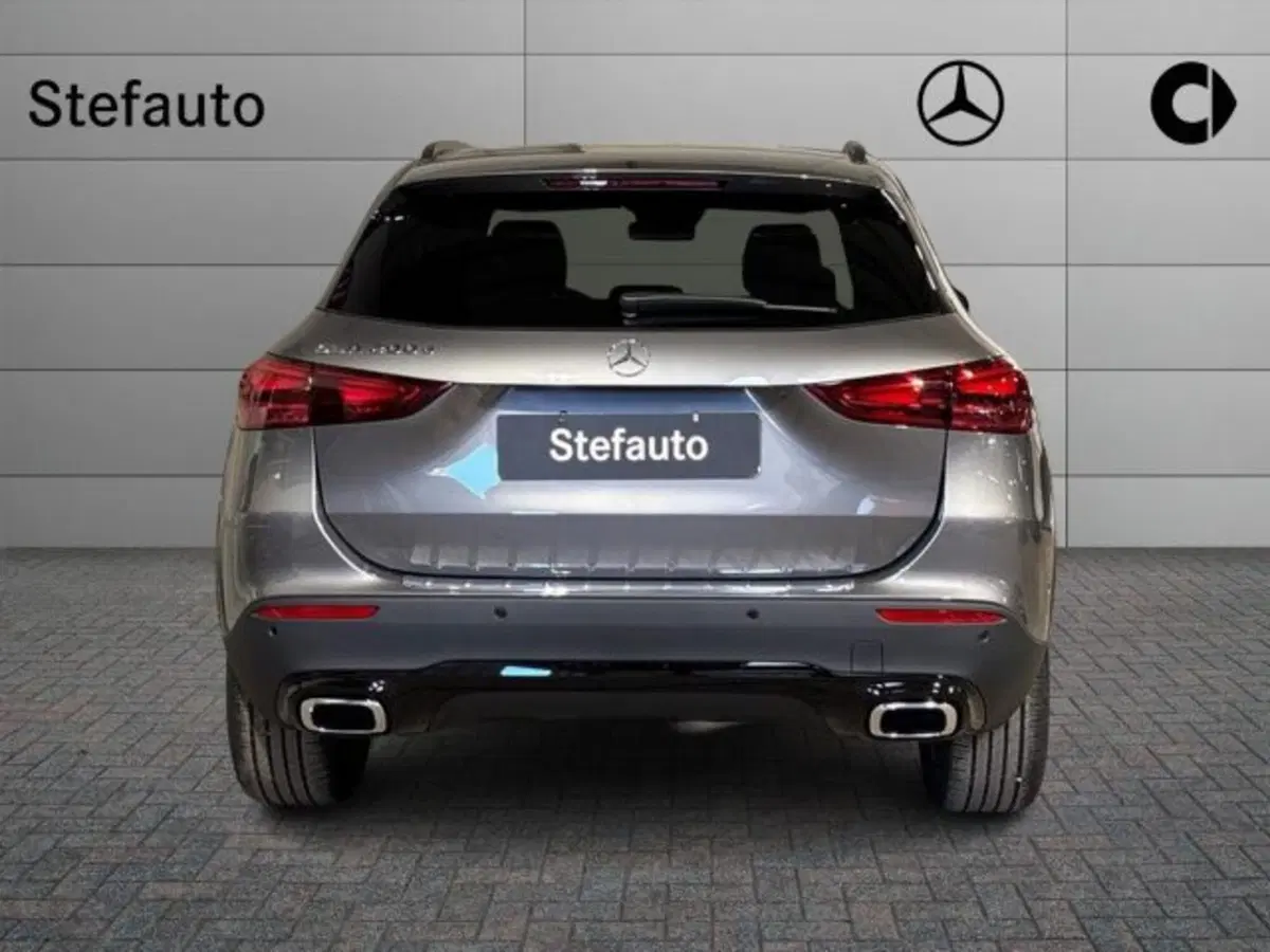 Mercedes-Benz GLA SUV nuova a Bologna (6)