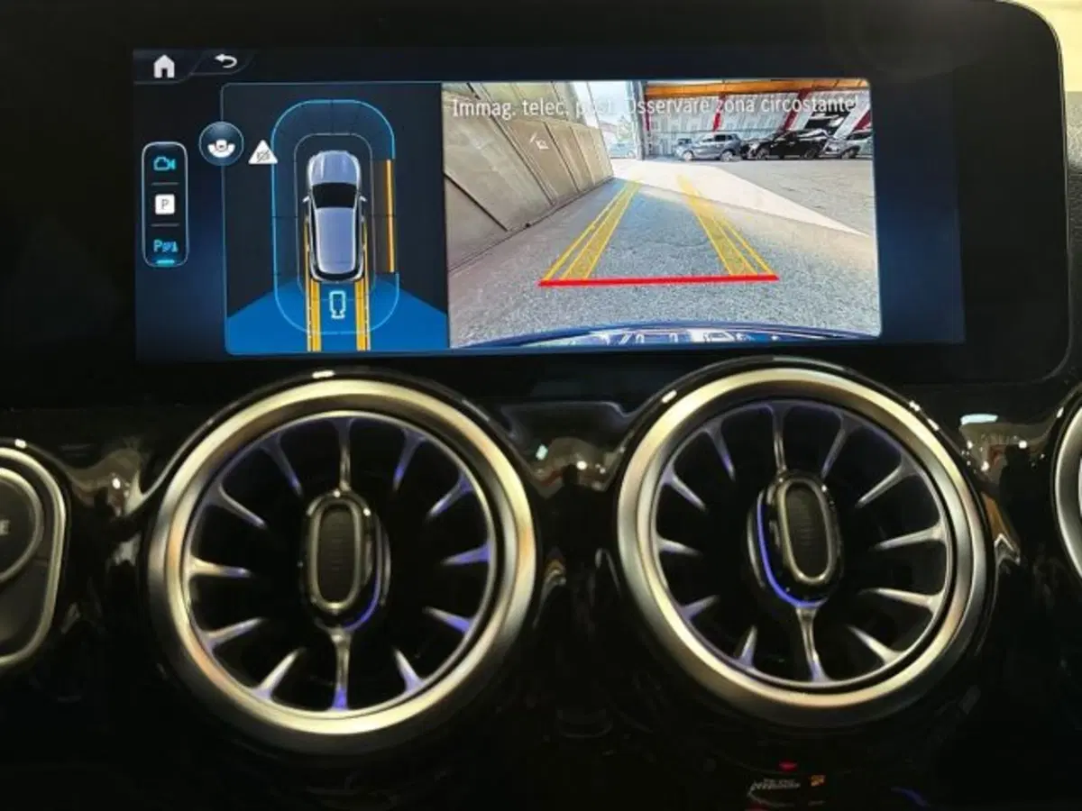 Mercedes-Benz GLA SUV nuova a Bologna (12)