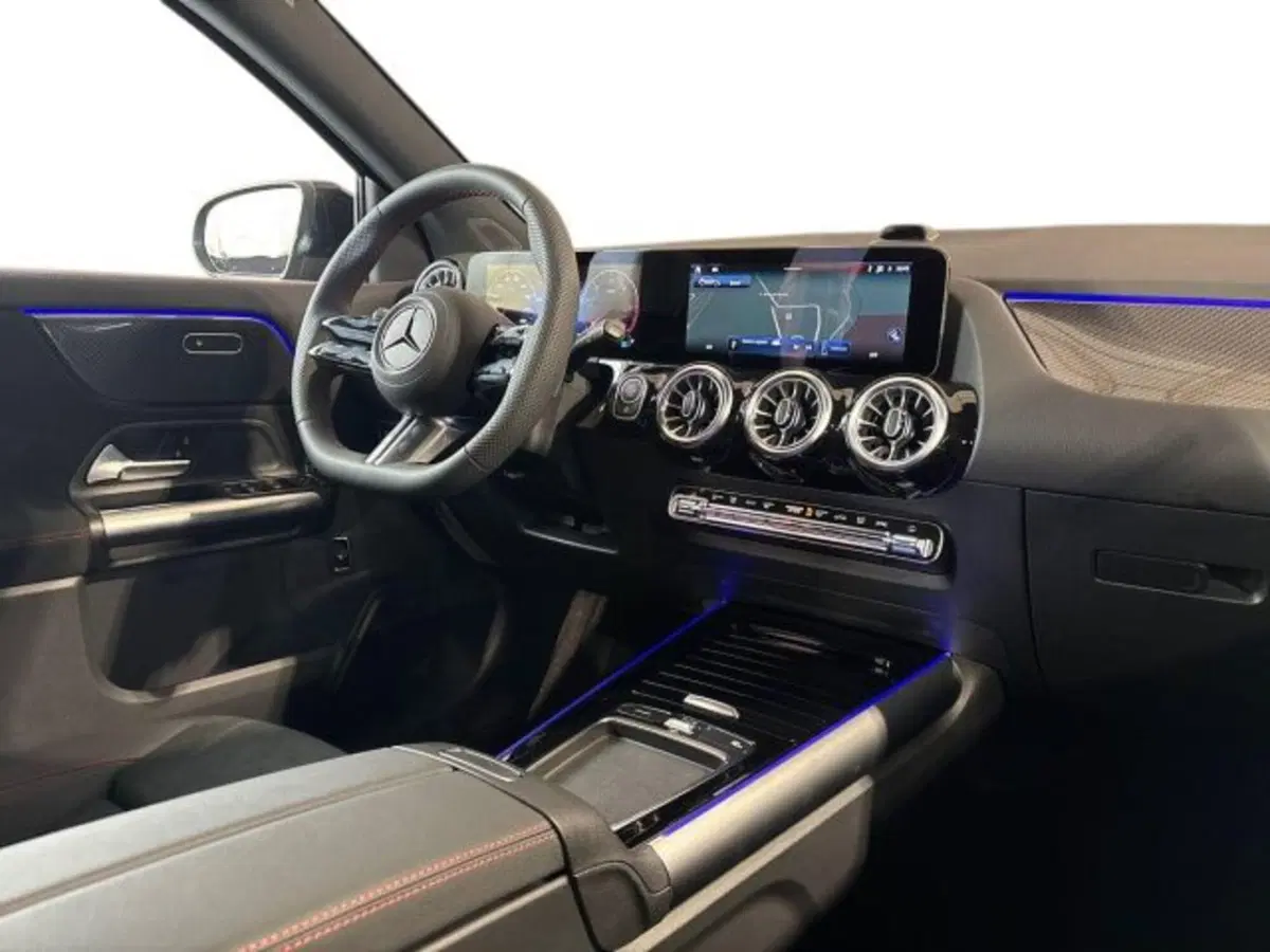 Mercedes-Benz GLA SUV nuova a Bologna (15)