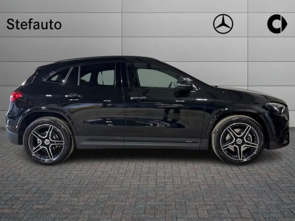 Mercedes-Benz GLA SUV nuova a Bologna (2)