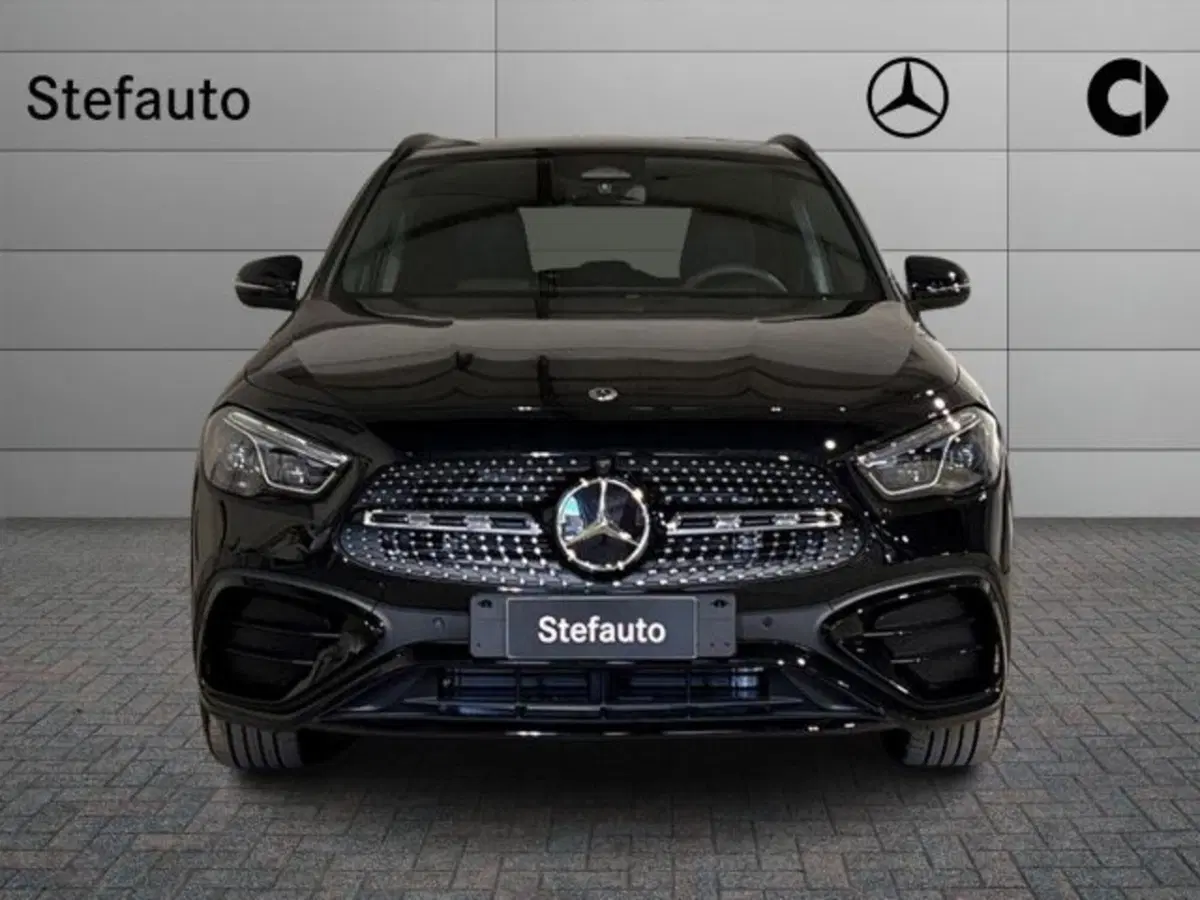 Mercedes-Benz GLA SUV nuova a Bologna (4)