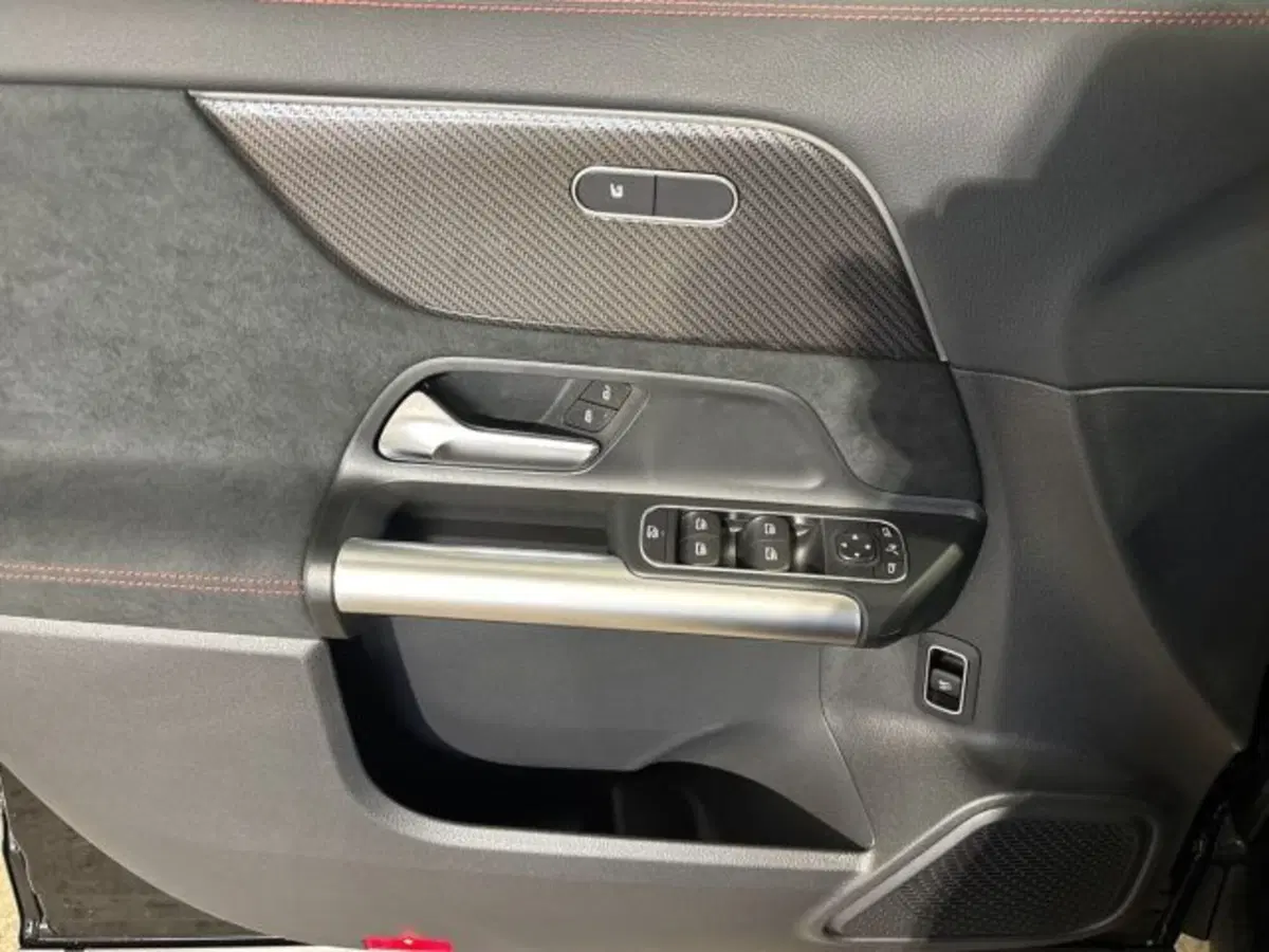 Mercedes-Benz GLA SUV nuova a Bologna (10)