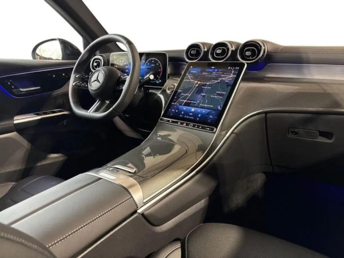 Mercedes-Benz GLC nuova a Bologna (15)