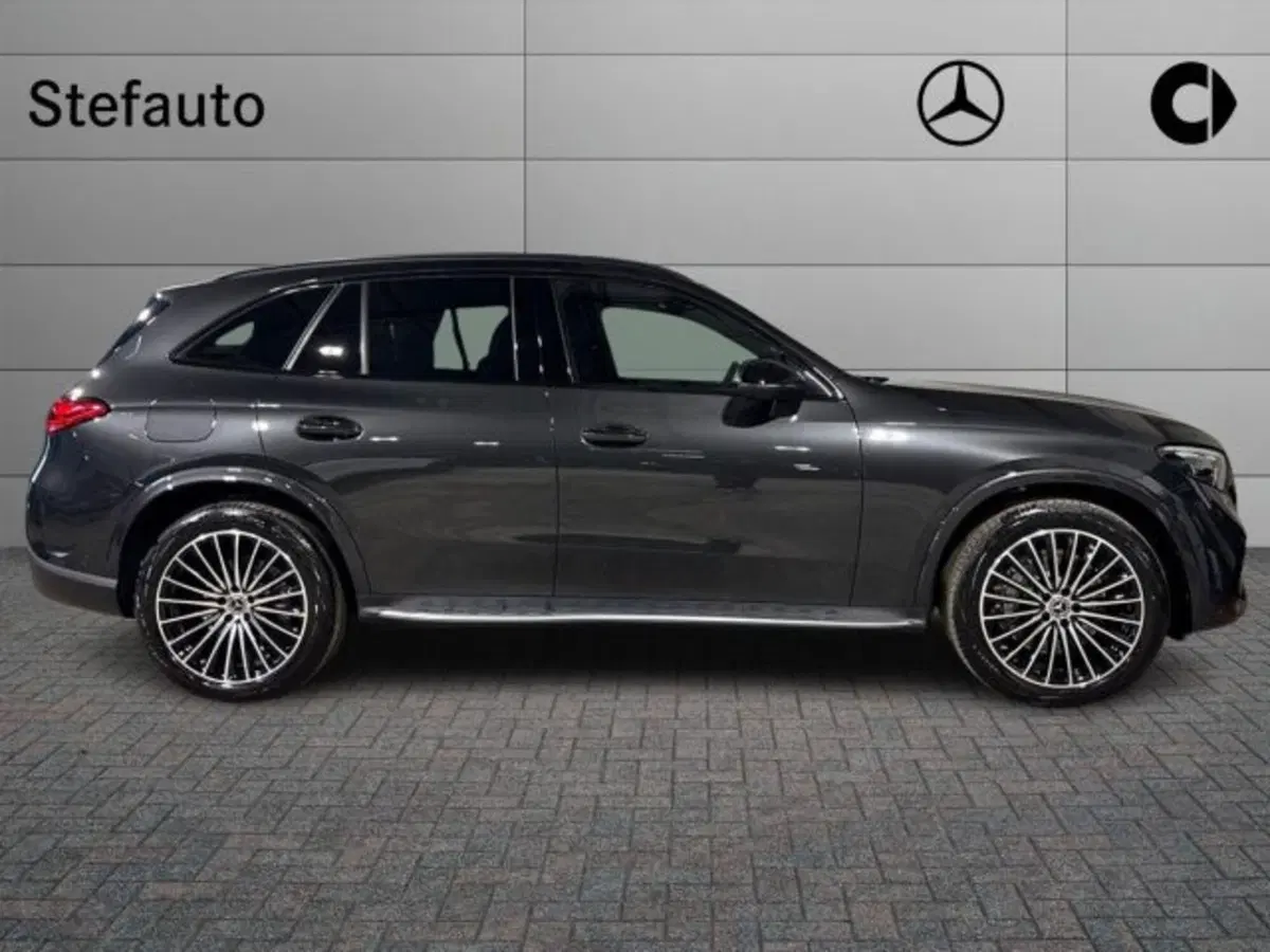 Mercedes-Benz GLC nuova a Bologna (2)