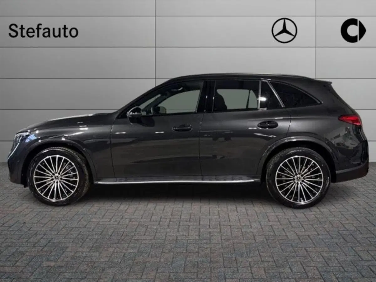 Mercedes-Benz GLC nuova a Bologna (3)