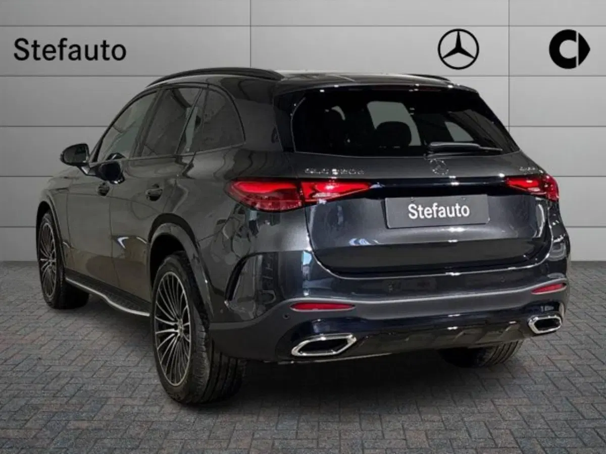 Mercedes-Benz GLC nuova a Bologna (5)