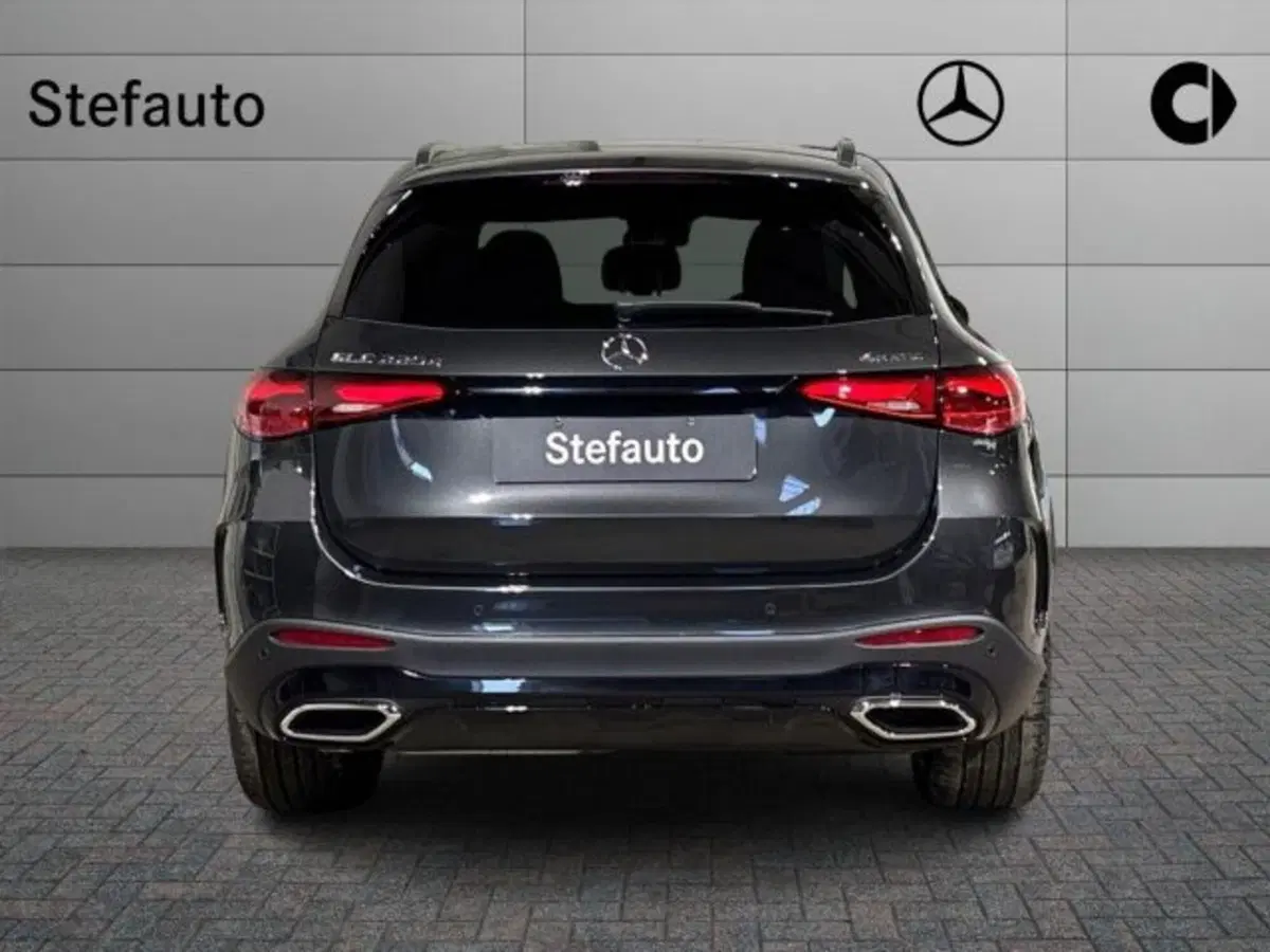 Mercedes-Benz GLC nuova a Bologna (6)