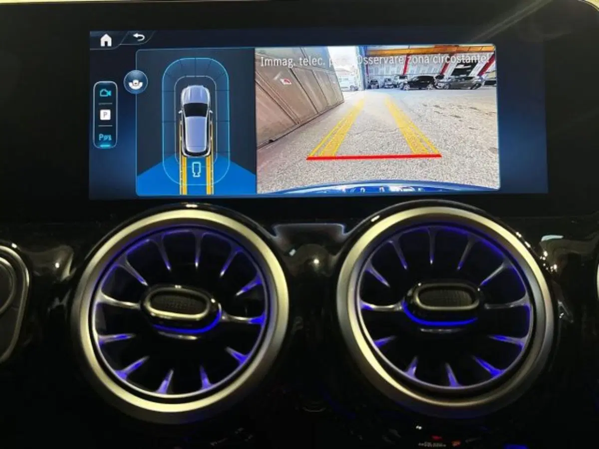 Mercedes-Benz GLA SUV nuova a Bologna (12)