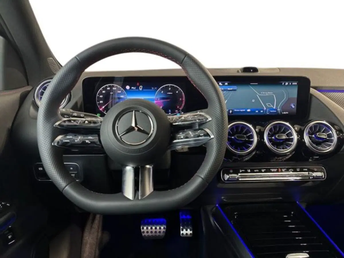 Mercedes-Benz GLA SUV nuova a Bologna (14)