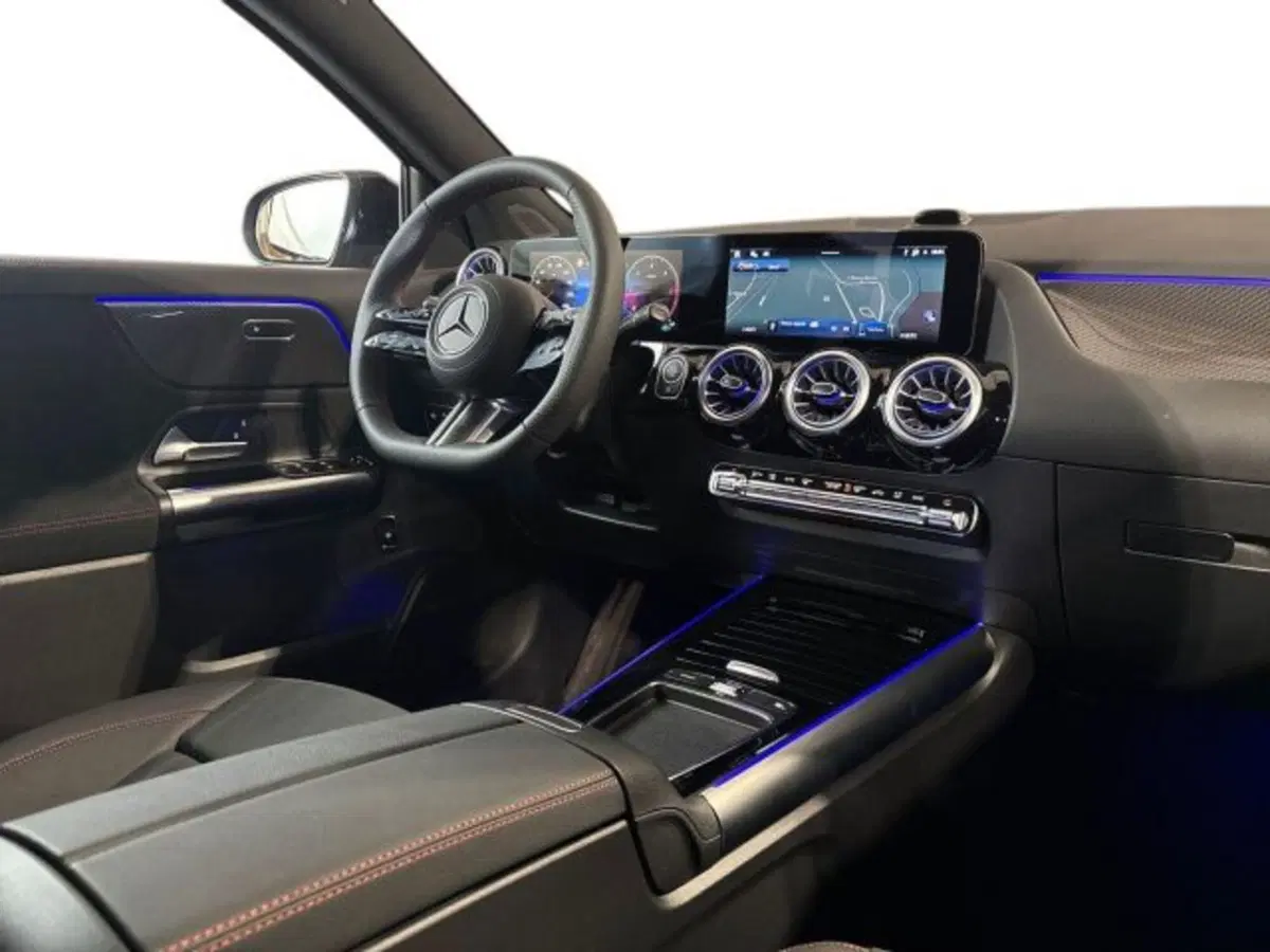 Mercedes-Benz GLA SUV nuova a Bologna (15)