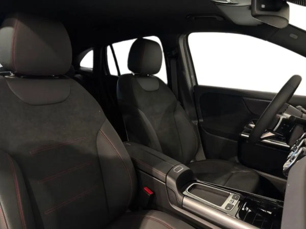 Mercedes-Benz GLA SUV nuova a Bologna (16)
