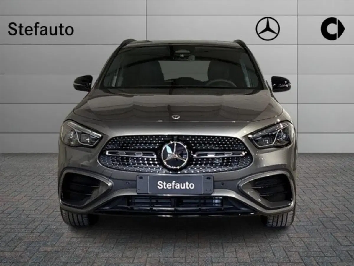 Mercedes-Benz GLA SUV nuova a Bologna (4)