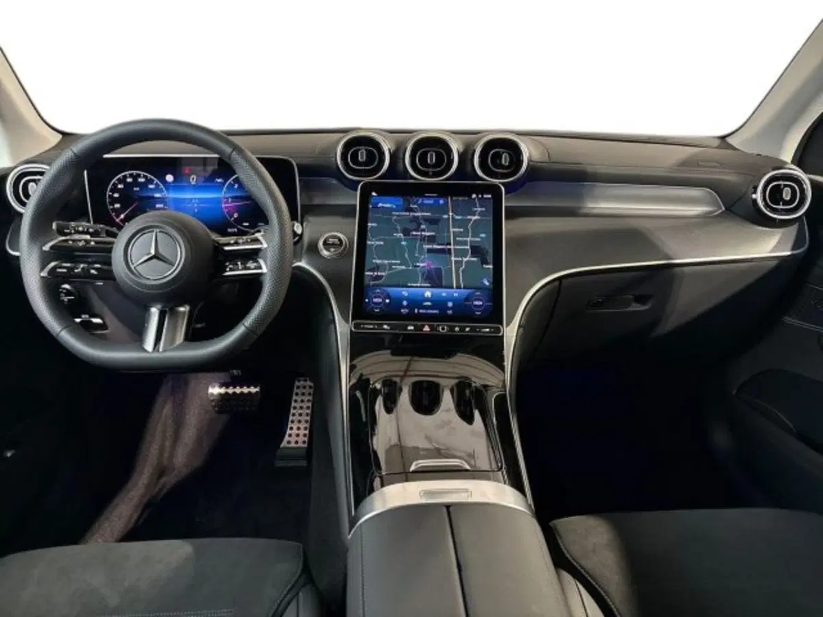 Mercedes-Benz GLC nuova a Bologna (13)