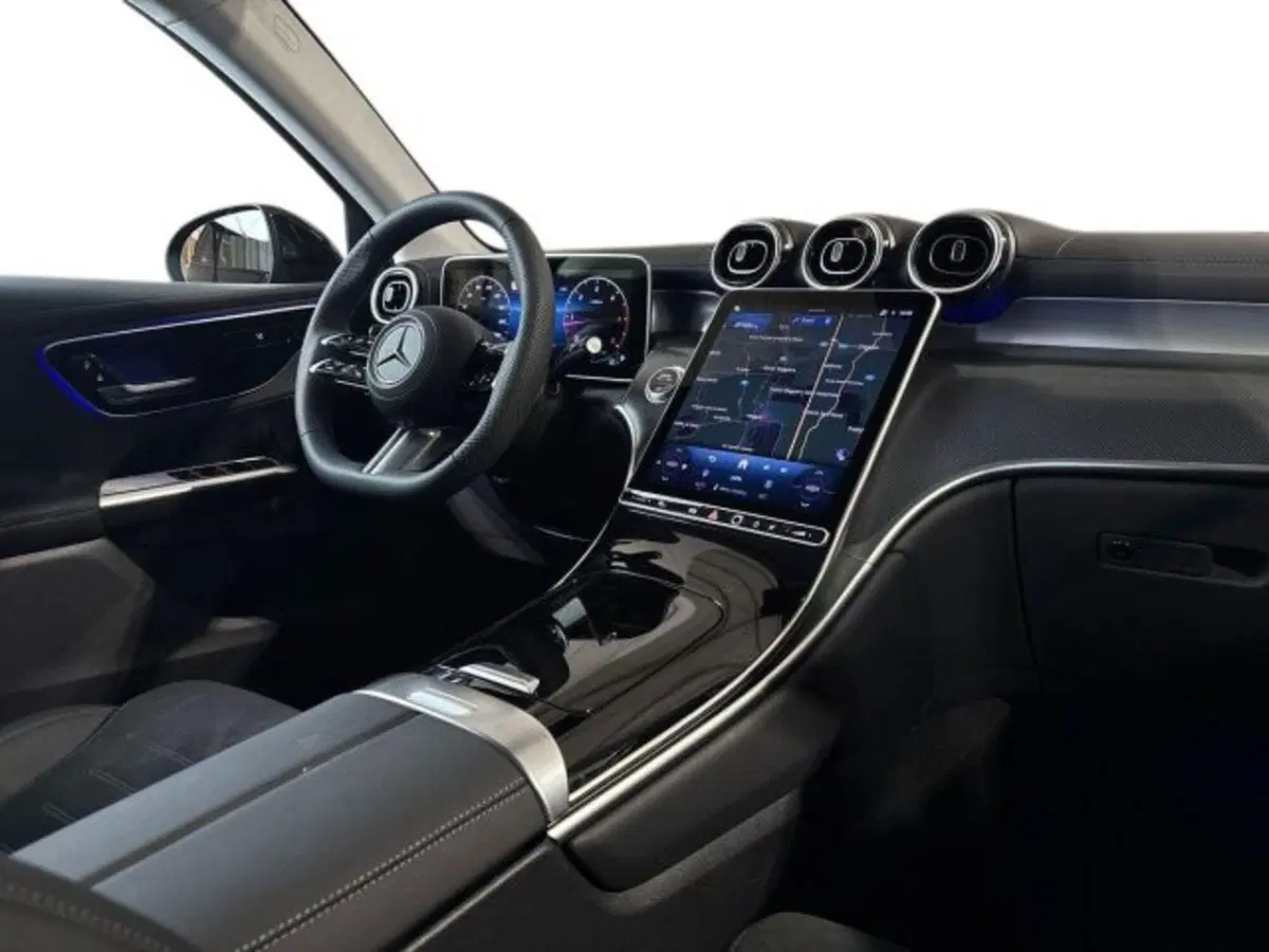 Mercedes-Benz GLC nuova a Bologna (15)
