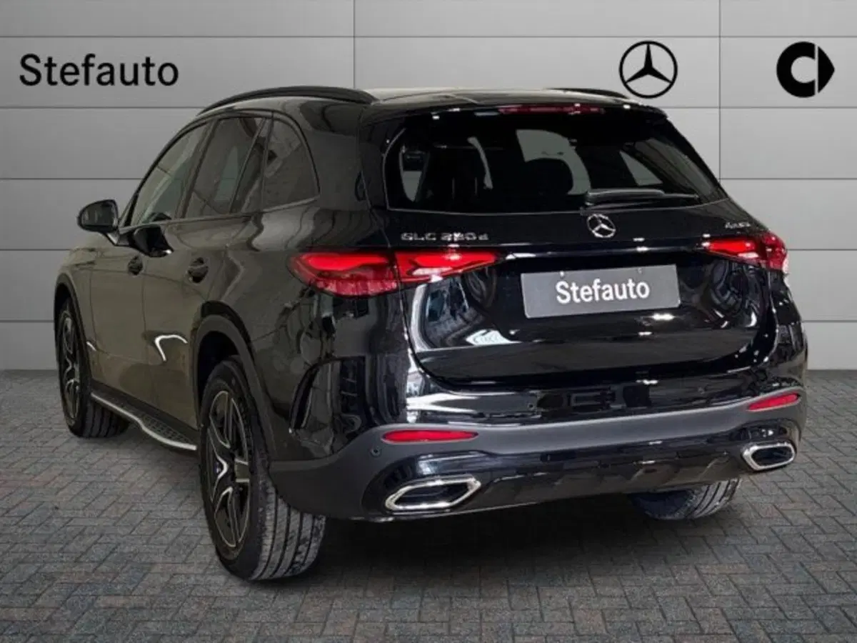 Mercedes-Benz GLC nuova a Bologna (5)