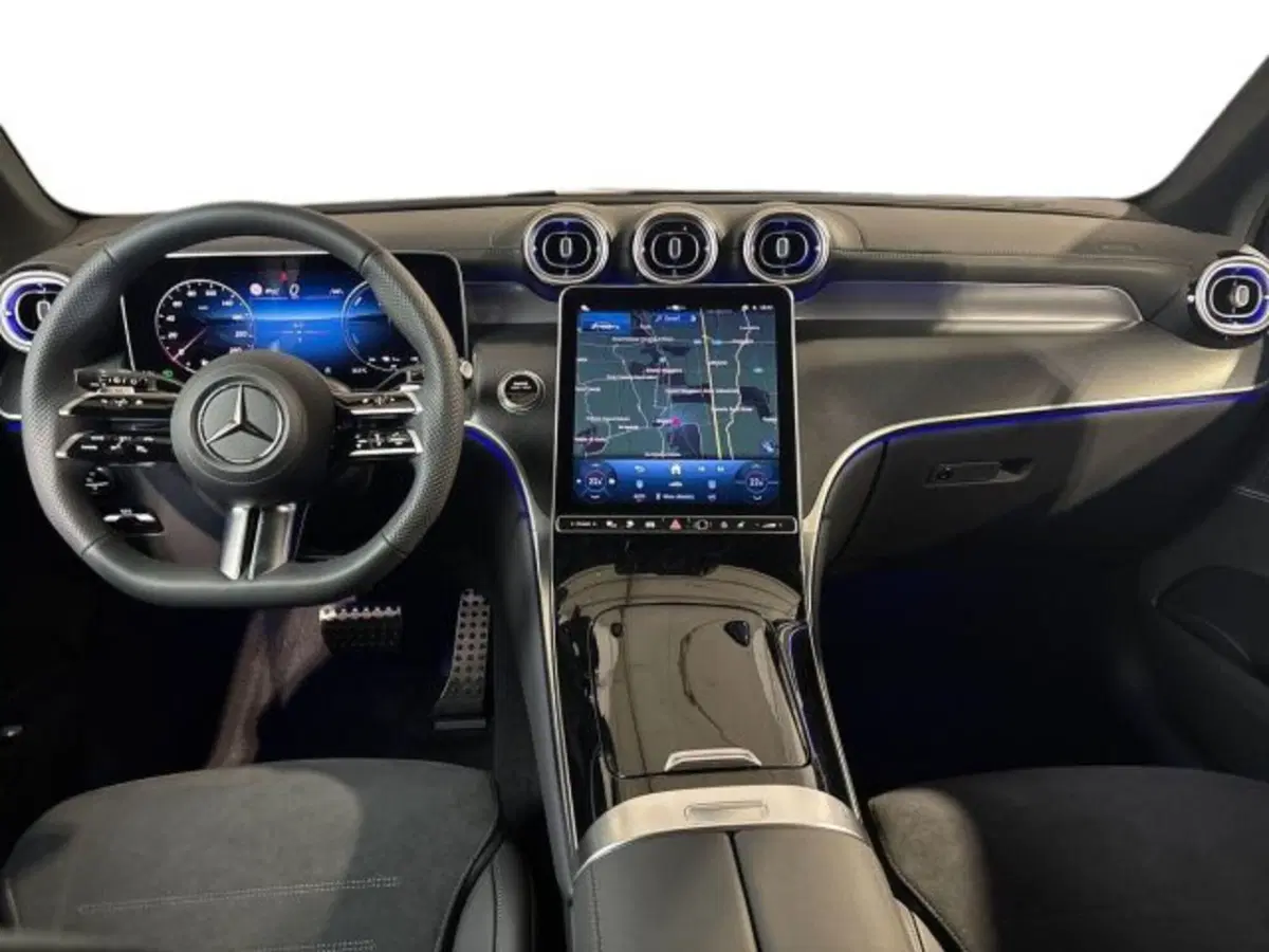 Mercedes-Benz GLC nuova a Bologna (13)