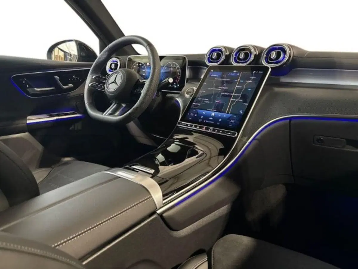 Mercedes-Benz GLC nuova a Bologna (15)