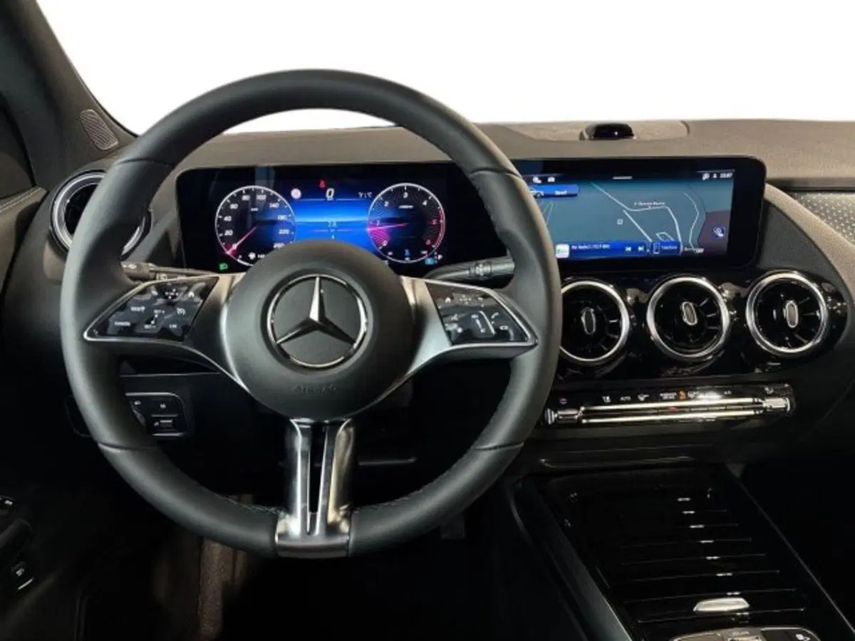 Mercedes-Benz GLA SUV nuova a Bologna (14)