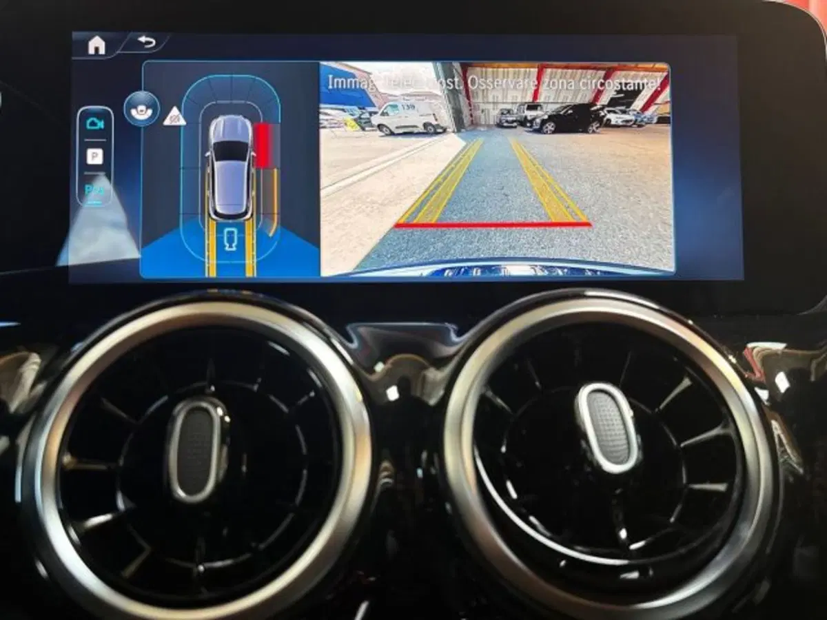 Mercedes-Benz GLA SUV nuova a Bologna (12)