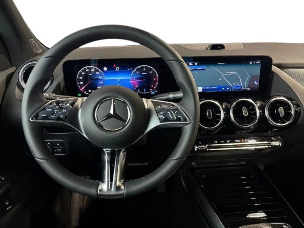 Mercedes-Benz GLA SUV nuova a Bologna (14)