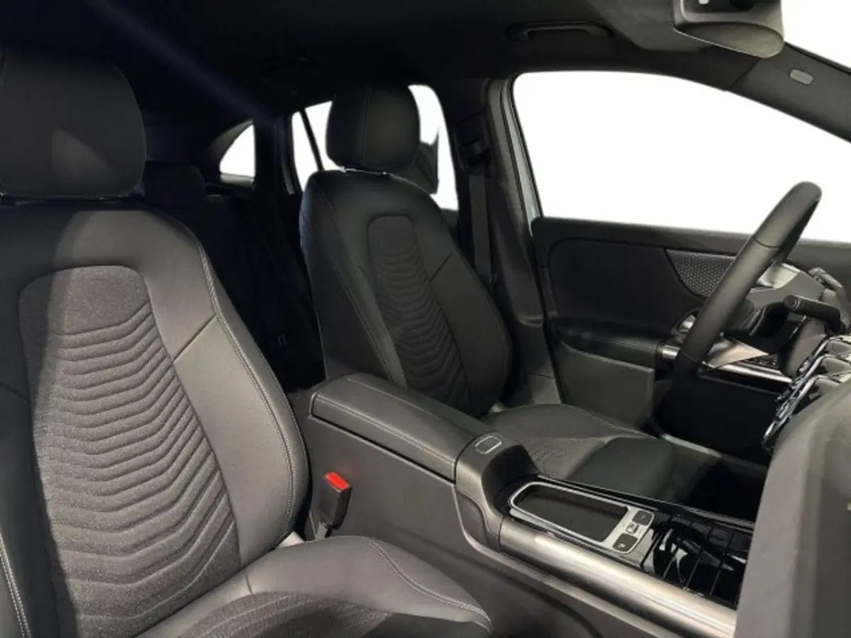Mercedes-Benz GLA SUV nuova a Bologna (16)