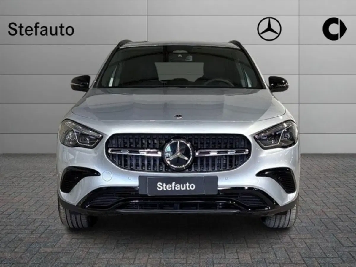 Mercedes-Benz GLA SUV nuova a Bologna (4)