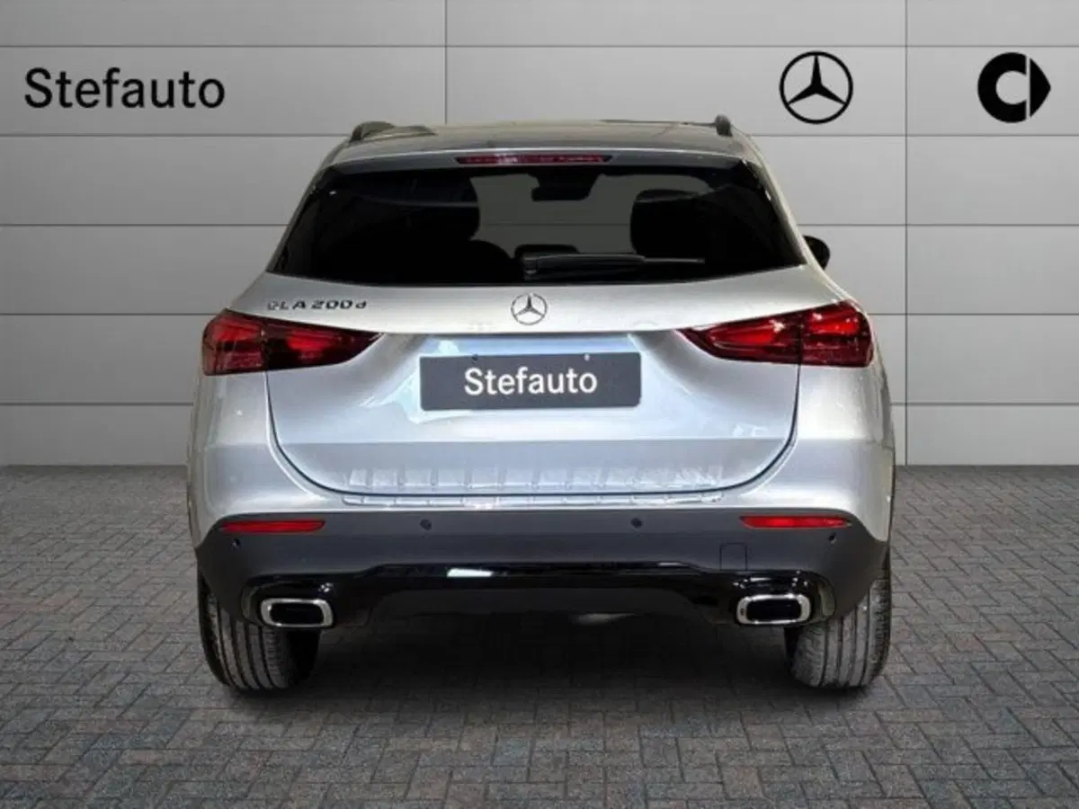 Mercedes-Benz GLA SUV nuova a Bologna (6)