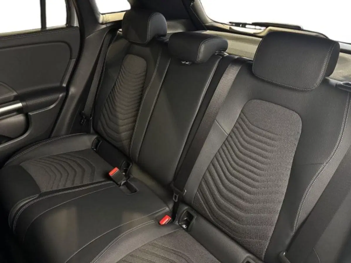 Mercedes-Benz GLA SUV nuova a Bologna (9)