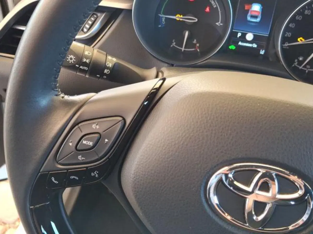 Toyota Toyota C-HR usata a Roma (16)