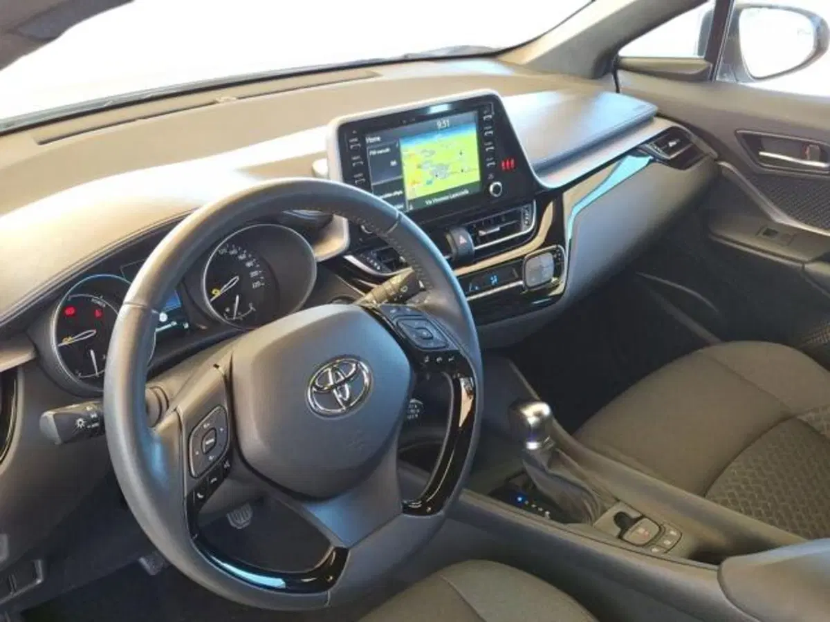 Toyota Toyota C-HR usata a Roma (7)