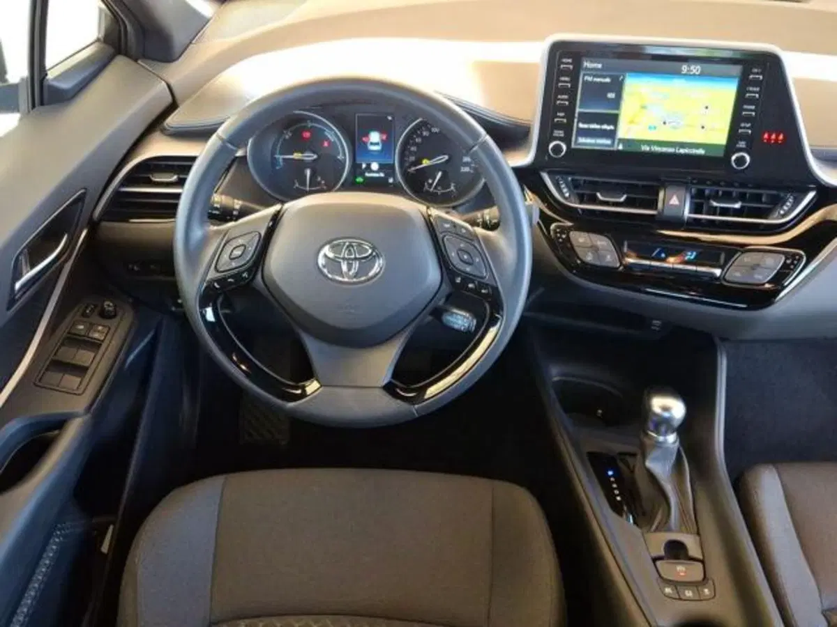 Toyota Toyota C-HR usata a Roma (8)