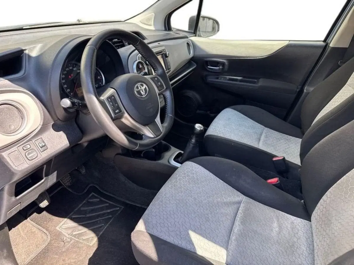 Toyota Yaris usata a Prato (8)