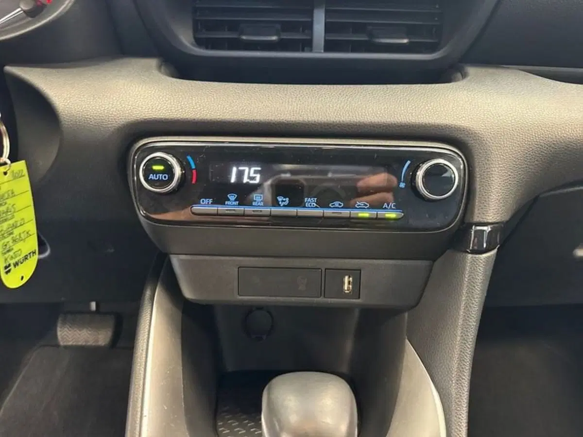Toyota Yaris usata a Prato (17)