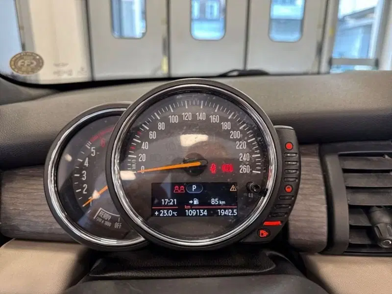 MINI Mini Cabrio usata a Prato (13)
